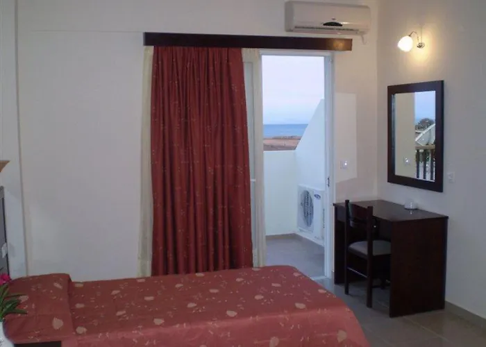 Evripides Village מלון 4*