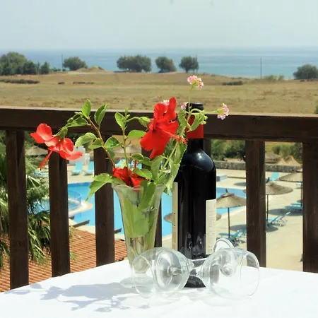 Evripides Village Otel 4*